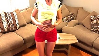Doświadcz Najbardziej Rewelacyjnego Striptizu Na Porn Hubie - Stepcousin - To Kuszący Występ