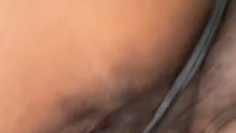 이 털이 많은 질을 가까이서 볼 수 있습니다