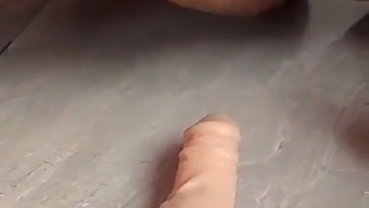 Piękne Grube Kobiety Oddają Się Intensywnej Zabawie Analnej Z Dildo.